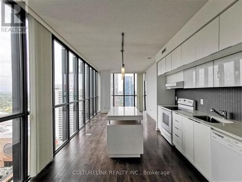 2608 - 110 Charles Street E, Toronto (Church-Yonge Corridor), ON - Indoor Photo Showing Kitchen