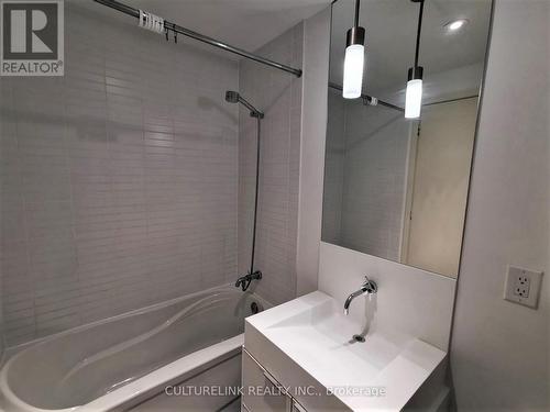 2608 - 110 Charles Street E, Toronto (Church-Yonge Corridor), ON - Indoor Photo Showing Bathroom