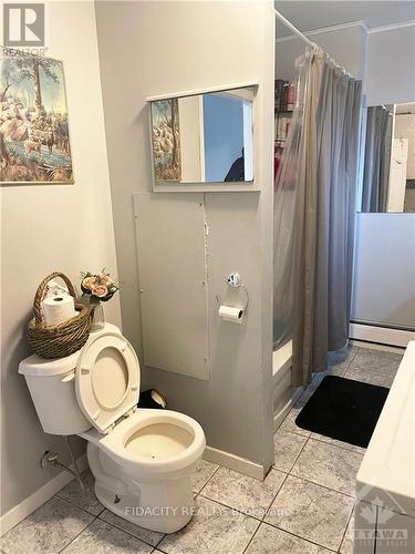 3874 Champlain Road, Clarence-Rockland, ON - Indoor Photo Showing Bathroom