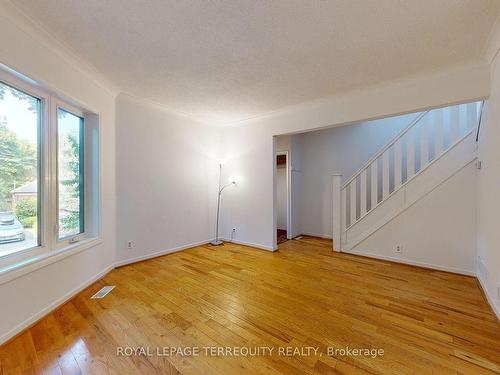 17 Wildwood Cres, Toronto, ON - Indoor Photo Showing Other Room