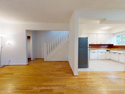 17 Wildwood Cres, Toronto, ON - Indoor Photo Showing Kitchen