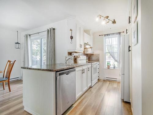 Cuisine - 3260 Rue Brisson, Boisbriand, QC - Indoor Photo Showing Kitchen