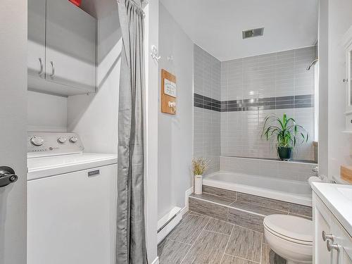 Salle de bains - 3260 Rue Brisson, Boisbriand, QC - Indoor Photo Showing Bathroom