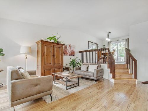 Salon - 3260 Rue Brisson, Boisbriand, QC - Indoor Photo Showing Living Room