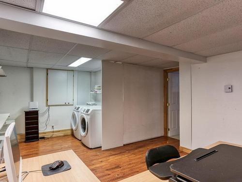 Salle de lavage - 5772 Boul. Des Hêtres, Shawinigan, QC - Indoor Photo Showing Laundry Room