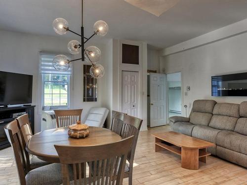 Living room - 5772 Boul. Des Hêtres, Shawinigan, QC - Indoor Photo Showing Dining Room