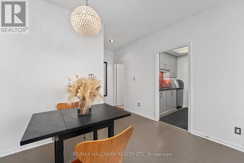 508 - 300 Coxwell Avenue, Toronto, ON - Indoor Photo Showing Dining Room