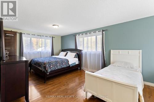 5188 Highway 26 Freeway, Clearview, ON - Indoor Photo Showing Bedroom