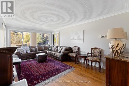 5188 Highway 26 Freeway, Clearview, ON - Indoor Photo Showing Living Room