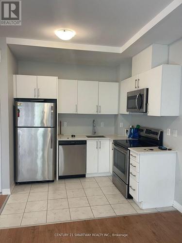 119 - 402 The East Mall, Toronto, ON - Indoor Photo Showing Kitchen With Stainless Steel Kitchen