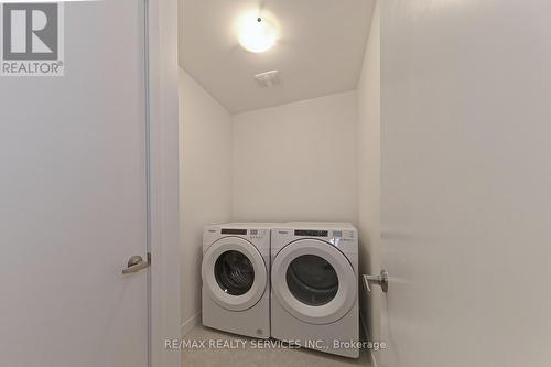 12 Roper Place, Kitchener, ON - Indoor Photo Showing Laundry Room