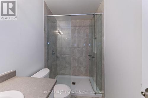 12 Roper Place, Kitchener, ON - Indoor Photo Showing Bathroom