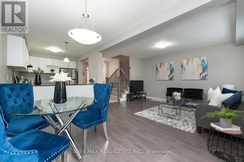 56 Honey Street, Cambridge, ON - Indoor Photo Showing Living Room