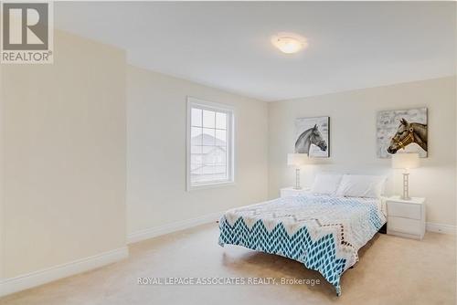 194 Gardiner Drive, Bradford West Gwillimbury, ON - Indoor Photo Showing Bedroom