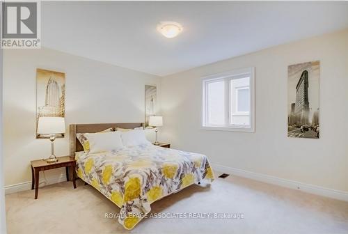 194 Gardiner Drive, Bradford West Gwillimbury, ON - Indoor Photo Showing Bedroom