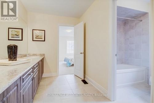 194 Gardiner Drive, Bradford West Gwillimbury, ON - Indoor Photo Showing Bathroom