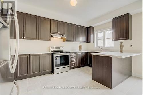 194 Gardiner Drive, Bradford West Gwillimbury, ON - Indoor Photo Showing Kitchen