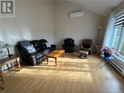 24 Rue Deschênes, Saint-Quentin, NB - Indoor Photo Showing Living Room