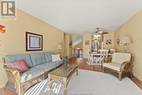 209 Irwin Avenue Unit# 9, Essex, ON - Indoor Photo Showing Living Room