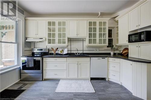 16 Edward Street, Drayton, ON - Indoor Photo Showing Kitchen