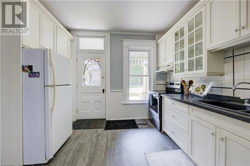 16 Edward Street, Drayton, ON - Indoor Photo Showing Kitchen