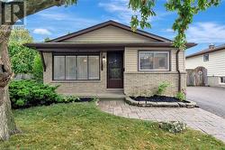 37 BROKEN OAK Crescent  Kitchener, ON N2N 1N8