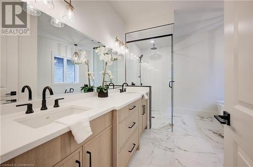 19 Carriage Crossing, Drayton, ON - Indoor Photo Showing Bathroom