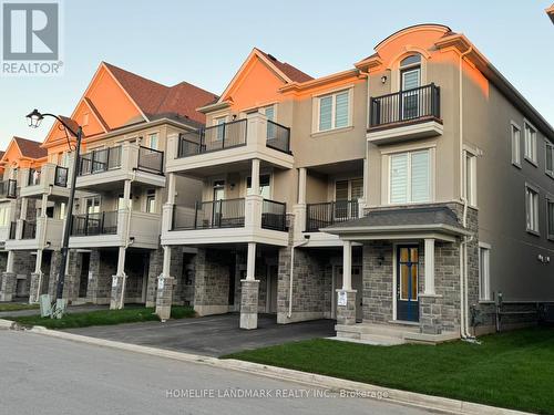 1911 Thames Circle, Milton, ON - Outdoor With Facade