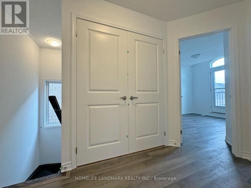 1911 Thames Circle, Milton, ON - Indoor Photo Showing Other Room