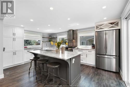 35 Mill Street, Kingsville, ON - Indoor Photo Showing Kitchen With Upgraded Kitchen