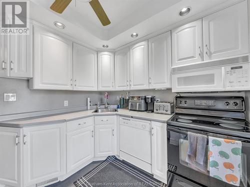 11 College Street, Chatham, ON - Indoor Photo Showing Kitchen