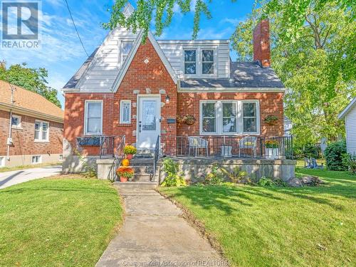 11 College Street, Chatham, ON - Outdoor With Facade