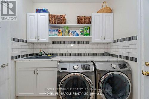 37 Everingham Circle, Brampton, ON - Indoor Photo Showing Laundry Room