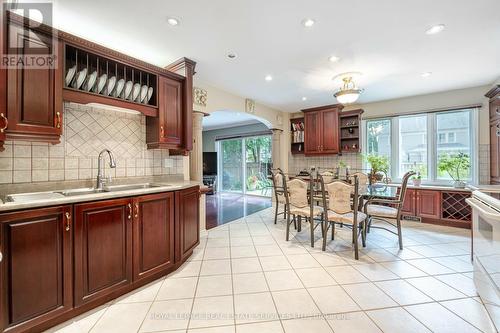 2130 Autumn Breeze Drive N, Mississauga, ON - Indoor Photo Showing Kitchen With Double Sink