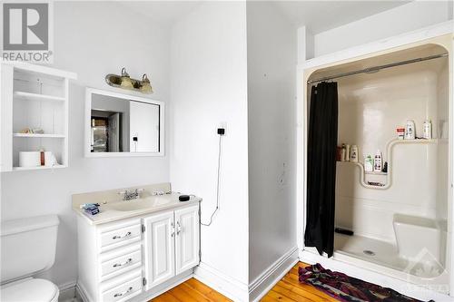 11 Glen Avenue, Smiths Falls, ON - Indoor Photo Showing Bathroom