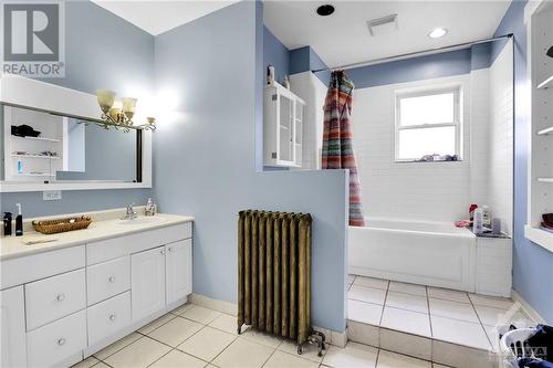 11 Glen Avenue, Smiths Falls, ON - Indoor Photo Showing Bathroom