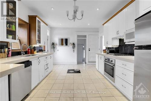 11 Glen Avenue, Smiths Falls, ON - Indoor Photo Showing Kitchen