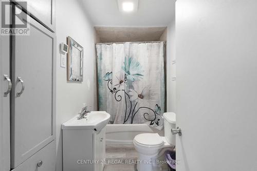 2325 Chandler Road, Windsor, ON - Indoor Photo Showing Bathroom