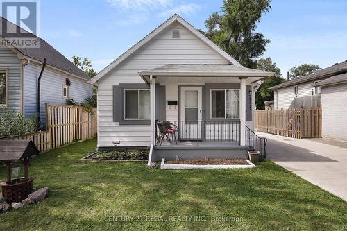 2325 Chandler Road, Windsor, ON - Outdoor With Deck Patio Veranda