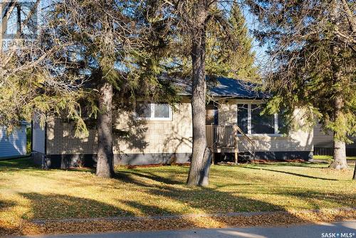 124 3Rd Street Ne, Ituna, SK - Outdoor