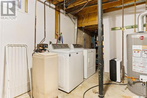 124 3Rd Street Ne, Ituna, SK - Indoor Photo Showing Laundry Room