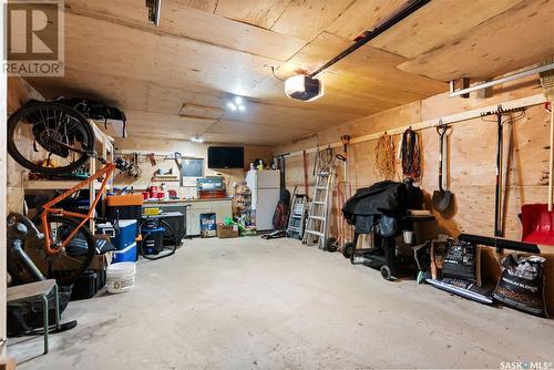 124 3Rd Street Ne, Ituna, SK - Indoor Photo Showing Garage