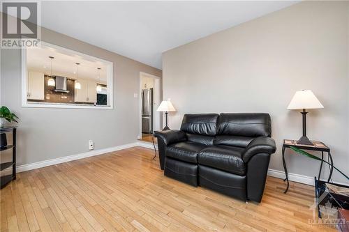 Main Floor Sunk-in Family Room - 1847 D'Amour Crescent, Ottawa, ON - Indoor Photo Showing Living Room