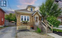 27 BRUDER Avenue  Kitchener, ON N2G 2X9