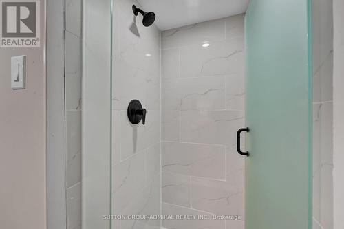 200 Bingham Avenue, Toronto, ON - Indoor Photo Showing Bathroom