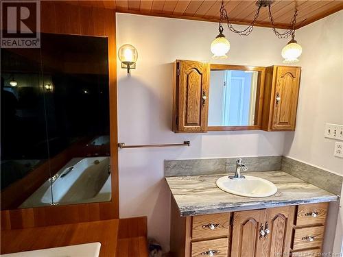 33 Roulston Avenue, Plaster Rock, NB - Indoor Photo Showing Bathroom