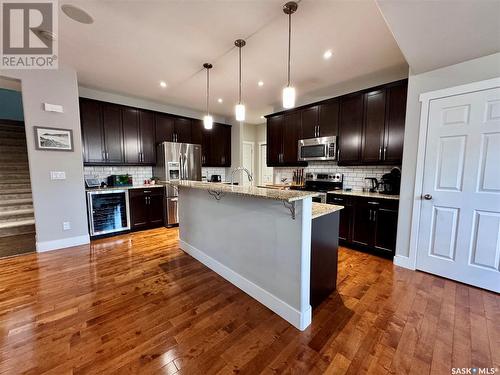 422 Willowgrove Crescent, Saskatoon, SK - Indoor Photo Showing Kitchen With Stainless Steel Kitchen With Upgraded Kitchen