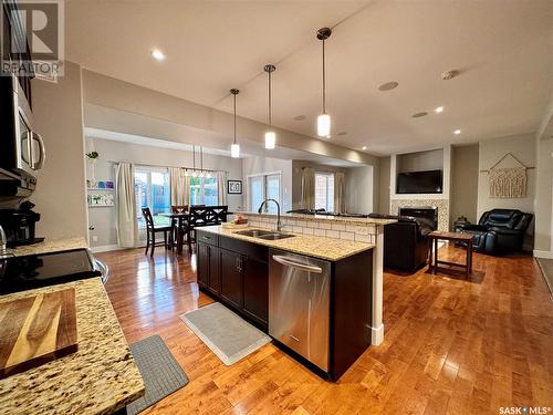 422 Willowgrove Crescent, Saskatoon, SK - Indoor Photo Showing Kitchen With Double Sink With Upgraded Kitchen