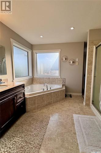 422 Willowgrove Crescent, Saskatoon, SK - Indoor Photo Showing Bathroom