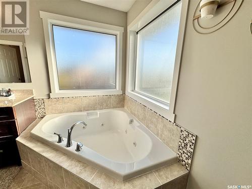 422 Willowgrove Crescent, Saskatoon, SK - Indoor Photo Showing Bathroom